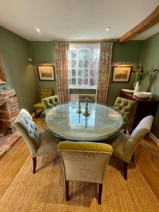 Holiday home Northbrook Cottage, Farnham, Up To 8 Adults *
