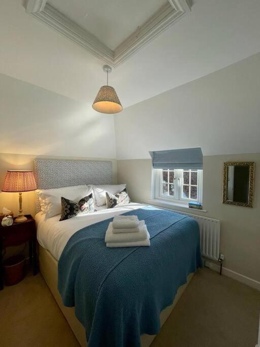 Northbrook Cottage, Farnham, Up To 8 Adults Holiday home *